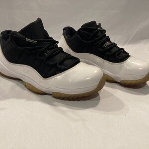 NIKE 2013 AIR JORDAN 11 XI LOW 528895-110 WHITE 11 VINTAGE Size 8